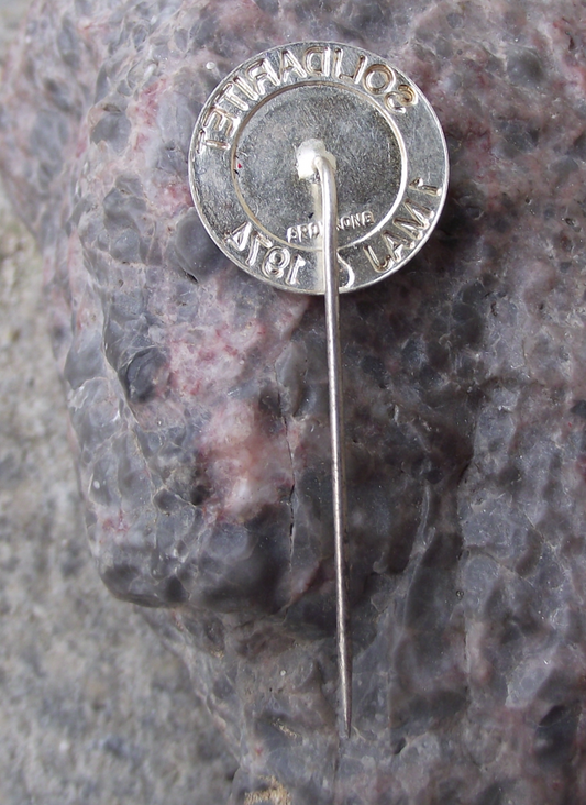 1974 Sweden Swedish May 1st Labor Day Argentina Dirty War Pin Badge - Badgecrazy