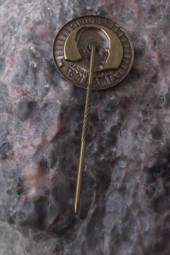 1987 Sweden Swedish May 1st Labor Day Alva Myrdal Pin Badge