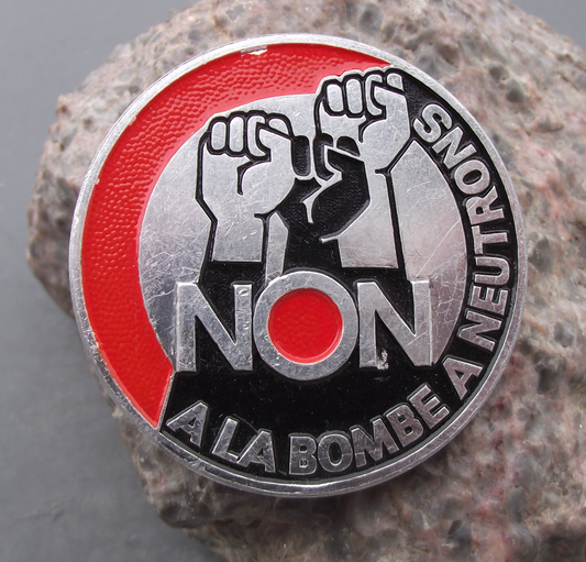 Vintage No Neutron Bombs Slogan Fists Raised Protest Peace Pin Badge