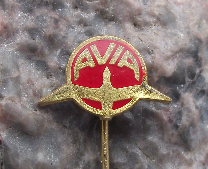 AVIA Czech Aviation Aircraft and Truck Company Sea Bird Logo Pin Badge