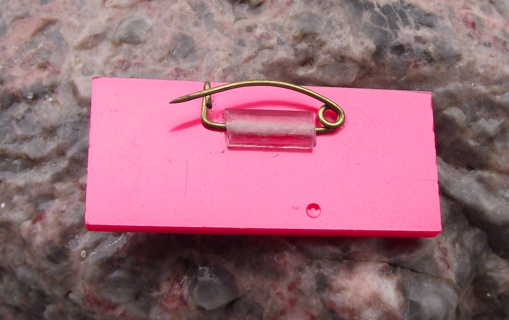 Vintage SERVE THE PEOPLE Mao Zedong Slogan Chinese Wisdom Pin Badge