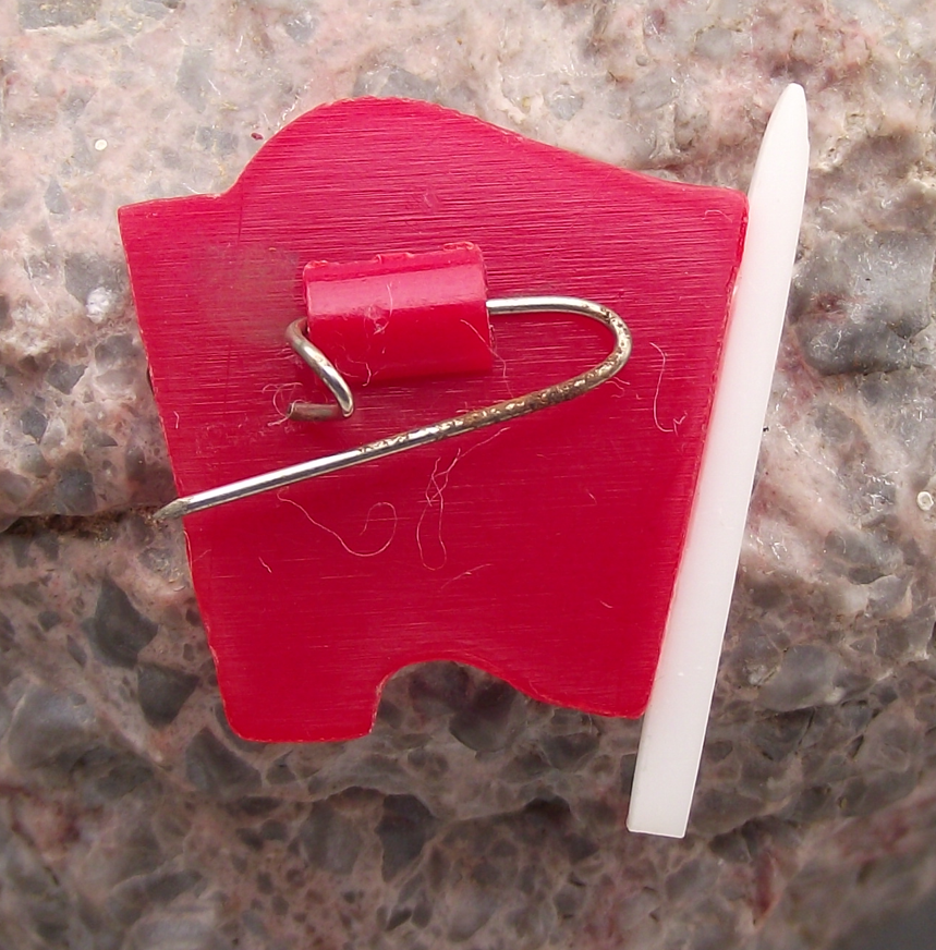 Vintage Communist China Chairman Mao Tse-Tung Flagpole Flag Pin Badge