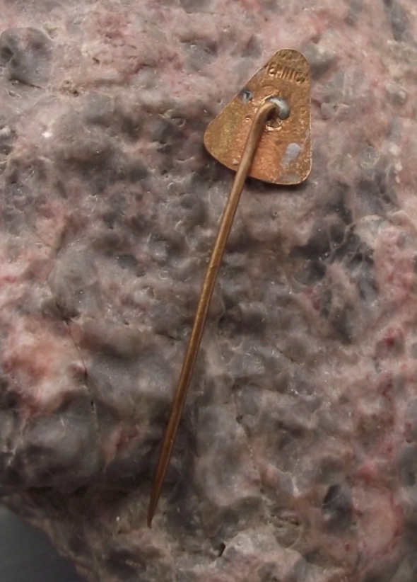 Vintage Tesla Electronics Kolin Czechoslovakia Sine Wave Pin Badge