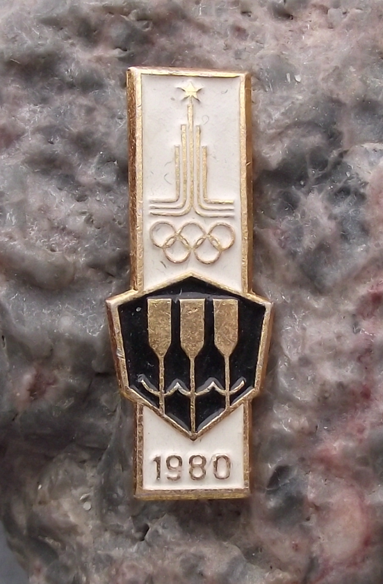 1980 Moscow Russia Summer Olympic Games Rowing Oars Sculls Pin Badge