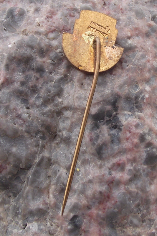 Vintage Slovakofarma Pharmacutical Firm ZK Trade Union ROH Pin Badge
