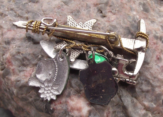 Vintage Austria Smittenhohe Mountain Axe Edelweiss Boot and Hat Pin Badge