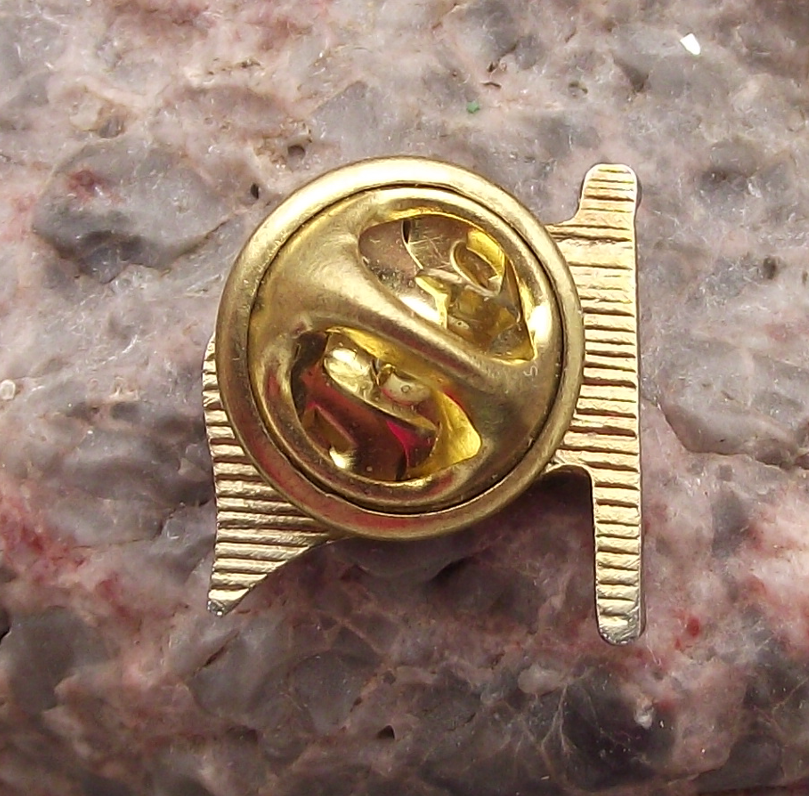Vintage Official National Flag of Egypt Brooch Style Pin Badge