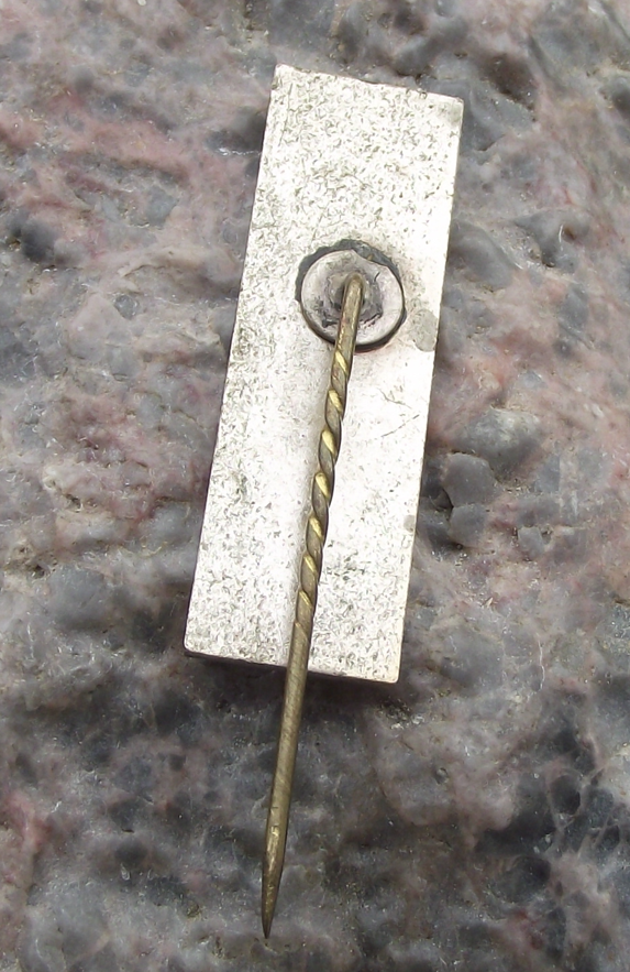 Vintage RĪGAS APĢĒRBS Riga Latvia Clothing and Sewing Shop Pin Badge