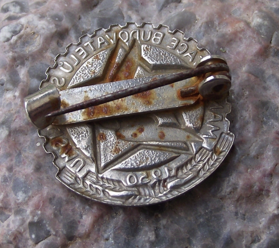 1950 Socialist Manifesto Socialism Dove of Peace Red Star Pin Badge