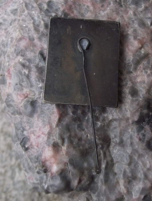 1975 Armenia CCO Student Construction Team Hammers and Spade Pin Badge
