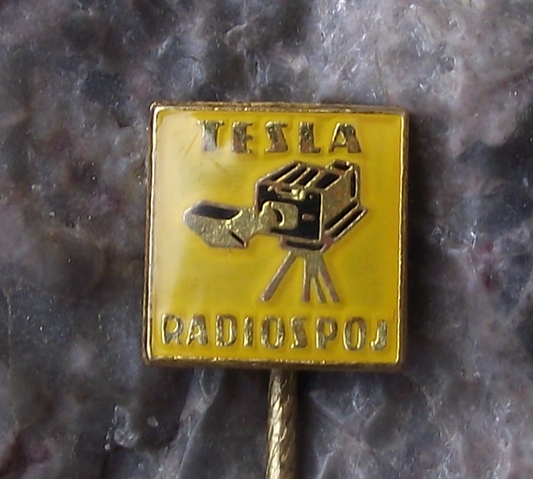 Vintage Tesla Radiospoj Cinephon TK-4 16mm 35mm Movie Camera Pin Badge