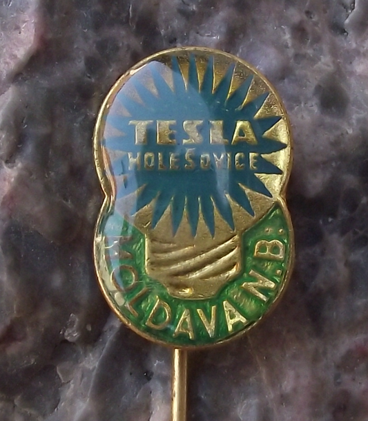 Vintage Tesla Holesovice Screw Fit Light Bulb Factory Advertising Pin Badge