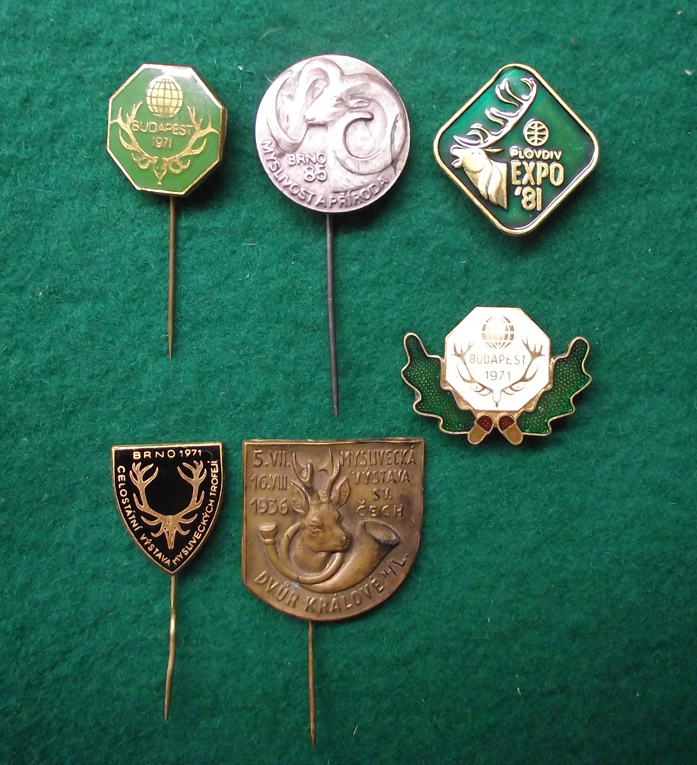 6 pin badges hunting from eBay