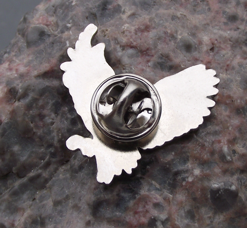 White Tailed Sea Eagle Protection Swooping Bird Raptor Brooch Pin Badge - Badgecrazy