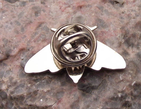 Privet Hawk Moth Sphinx ligustri Butterfly Hawkmoth Wildlife Pin Badge - Badgecrazy