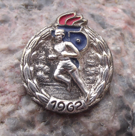 1962 Thalmann Pioneer East Germany Youth Athletics Runner Award Pin Badge - Badgecrazy