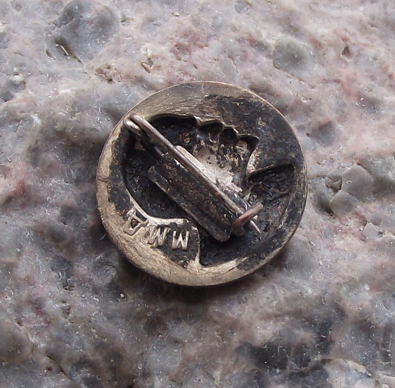 Vintage Vladimir Lenin Socialist Revolutionary Silver Metal Pin Badge