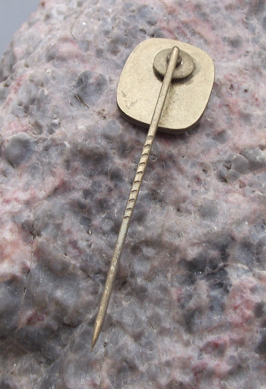 Vintage FDGB FREE German Trade Union Handshake Logo Members Pin Badge