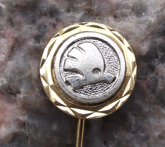 Vintage Skoda Car Company Vehicles Hatched Gold Silver Logo Pin Badge
