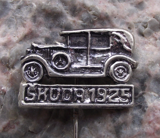 1964 Skoda Car Company 1925 Model 860 Veteran Auto Pin Badge
