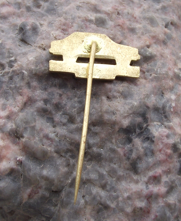 Vintage Skoda 105 120 130 Estelle Czechoslovakia Family Saloon Car Pin Badge