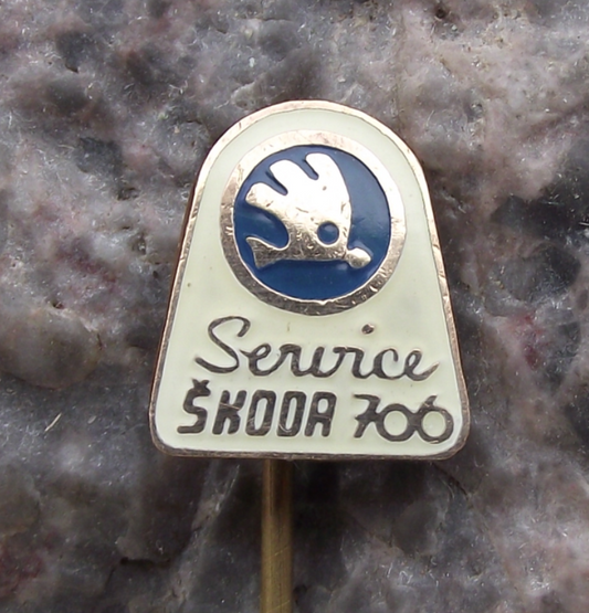 Vintage Skoda 706 RTO Bus Coach Service Company Pin Badge