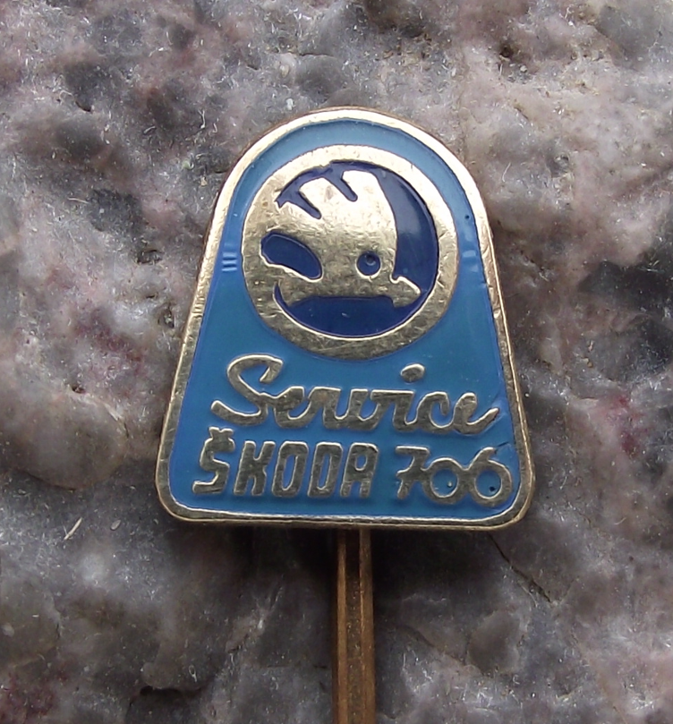 Vintage Skoda 706 RTO Bus Coach Service Company Pin Badge