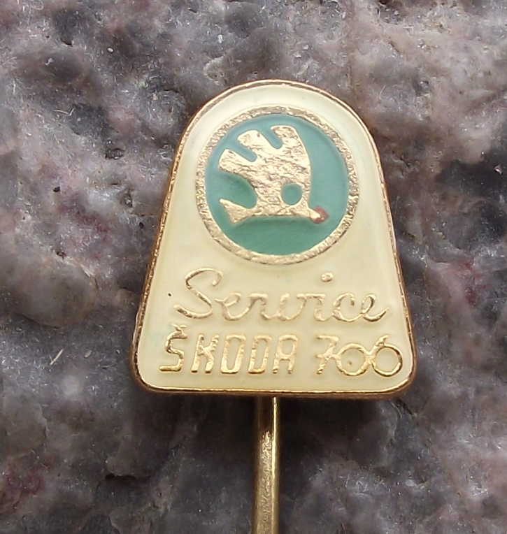 Vintage Skoda 706 RTO Bus Coach Service Company Pin Badge