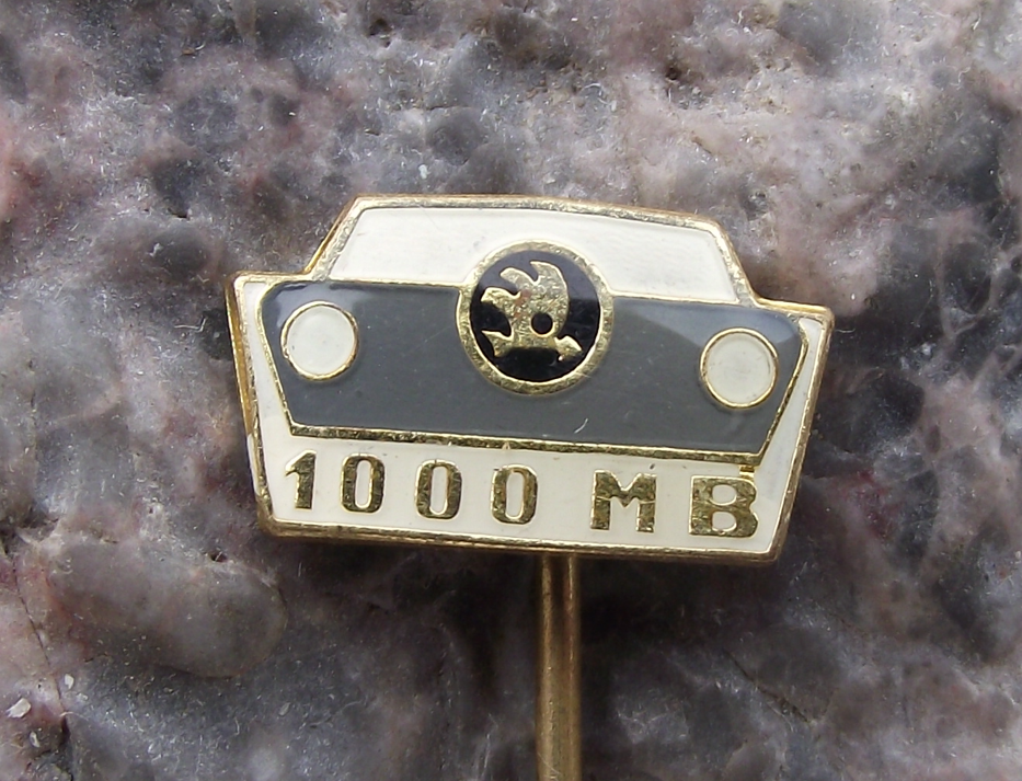 Vintage Skoda Company 1000MB Czech Family Car Pin Badge