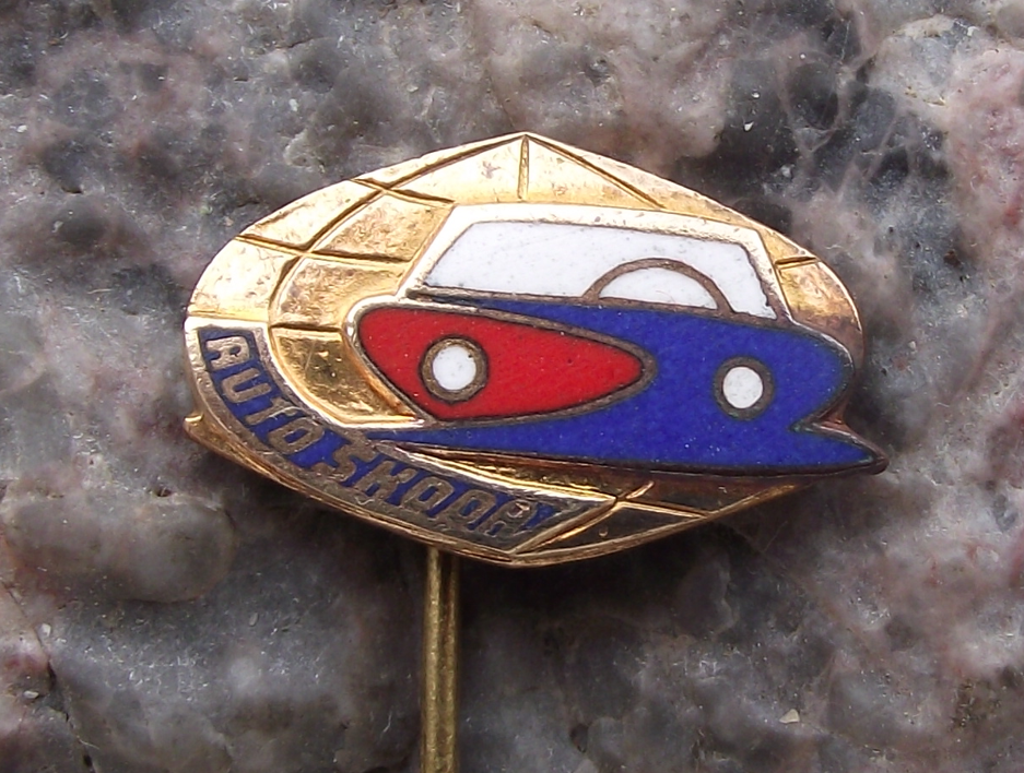 Vintage Auto Skoda Car Czechoslovakia Automobile Works Company Pin Badge