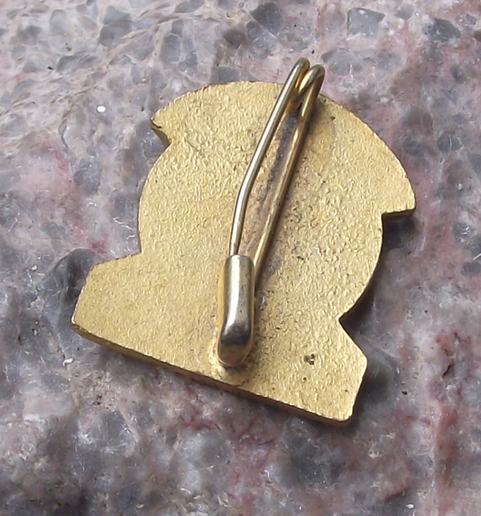 Vintage CNA Cuban Revolution Education Union ALFABETICEMOS Pin Badge