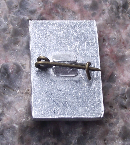 Vintage Santiago de Cuba Monument to Mambi Warriors Cuban Pin Badge