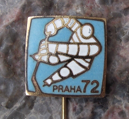 1972 Ice Hockey World Championships Prague Player and Stick Antique Pin Badge