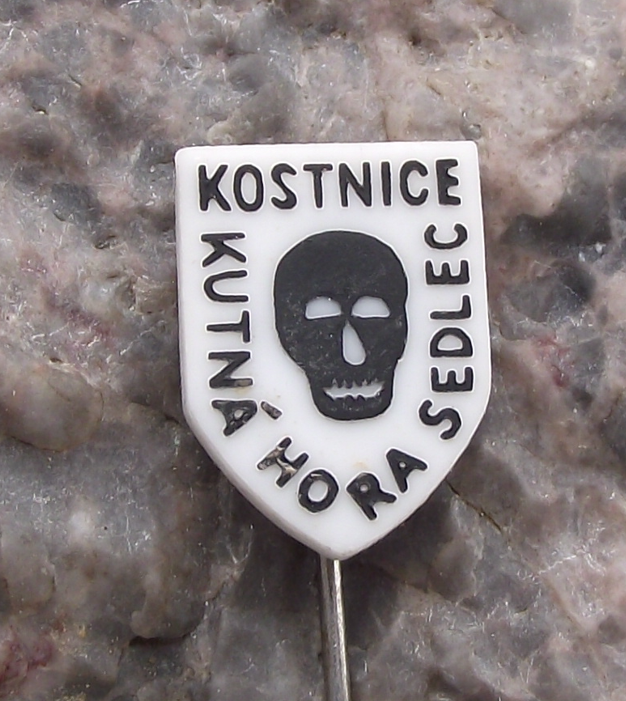 Vintage Kostnice Sedlec Ossuary Bone Skeleton Church Skull Tourist Pin Badge