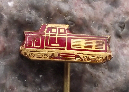 Czechoslovakia Railway CSD Diesel Shunter Cargo Train Engine Rail Pin Badge