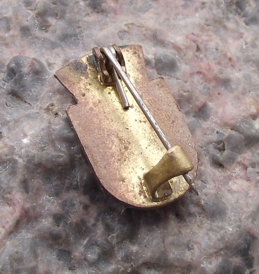 Vintage Berlin Capital City East Germany DDR Bear DDR GDR Clasp Pin Badge