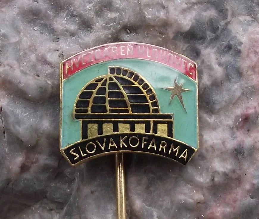 Czechoslovakia Hlohovec Planetarium Science Education Astronomy Stars Pin Badge