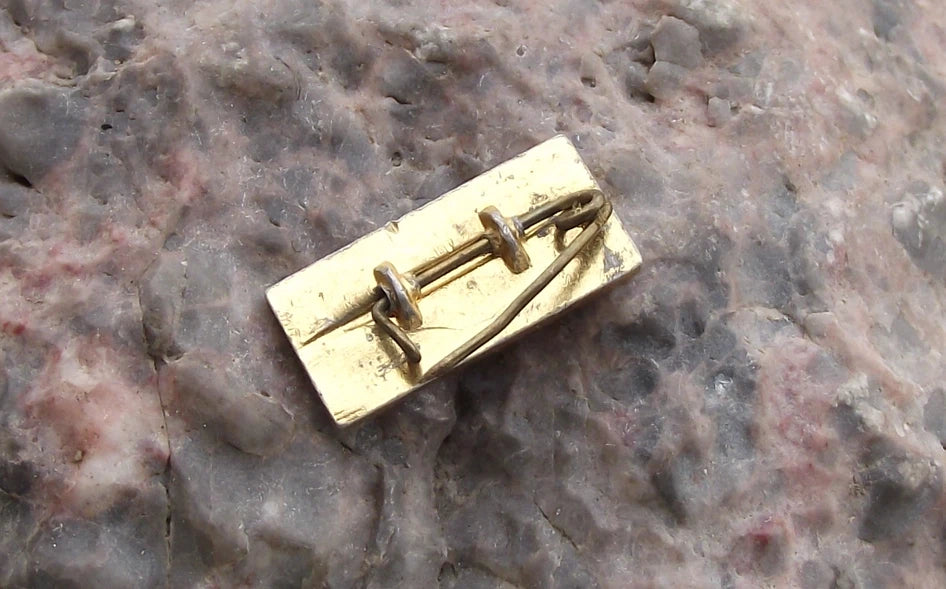 Vintage Beijing Tiananmen Gate Chinese Forbidden Palace China Pin Badge