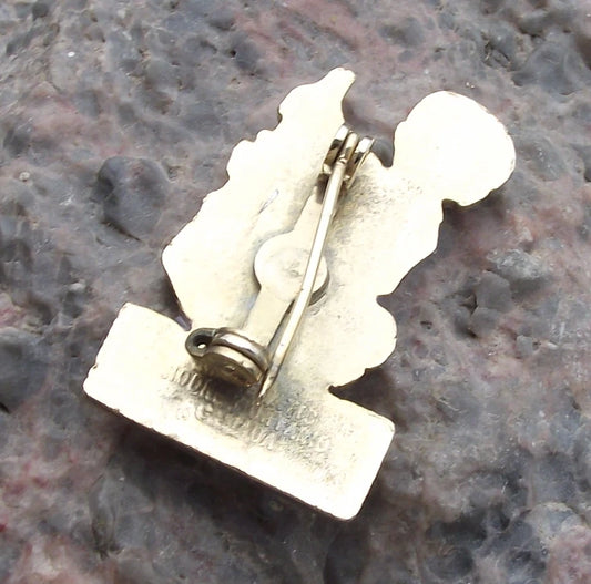 Vintage Kitchener Ice Minor Hockey Association Logo Canada Members Pin Badge