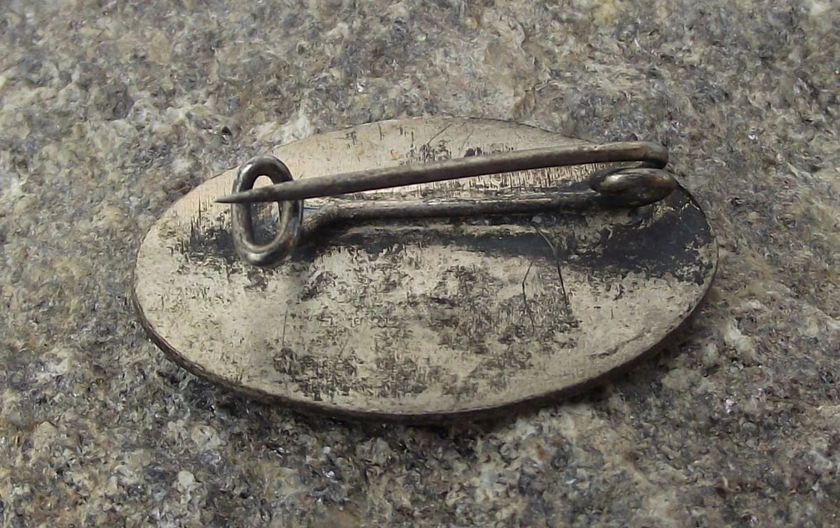 Vintage Raúl Gómez García (1928-1953) Cuban Revolutionary Martyr Pin Badge