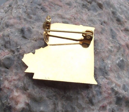 Vintage Barrie Ice Minor Hockey Association B Logo Canada Members Pin Badge