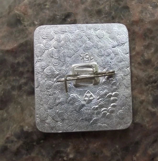 1980 Shiny Moscow Olympic Games Canoe Canoeing Kayaking Pin Badge