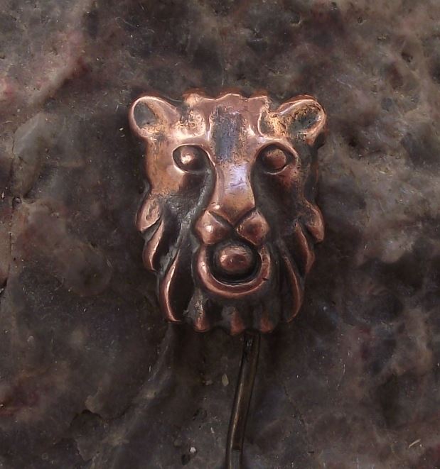 Antique Metal Maned Lion Door Knocker Motif Souvenier Pin Badge - Badgecrazy