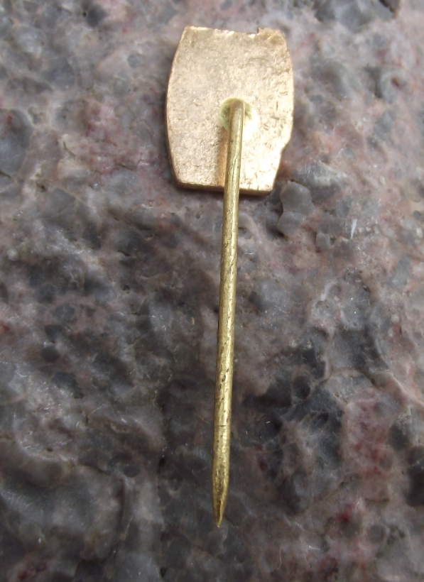 Antique Pivovar Kolin 1518 Brewery Czech Lager Beer Barrel Crest Pin Badge - Badgecrazy