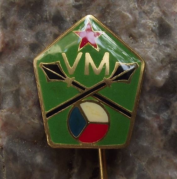 Army Museum of Czechoslovakia Communist Red Star Maces Aircraft Pin Badge - Badgecrazy