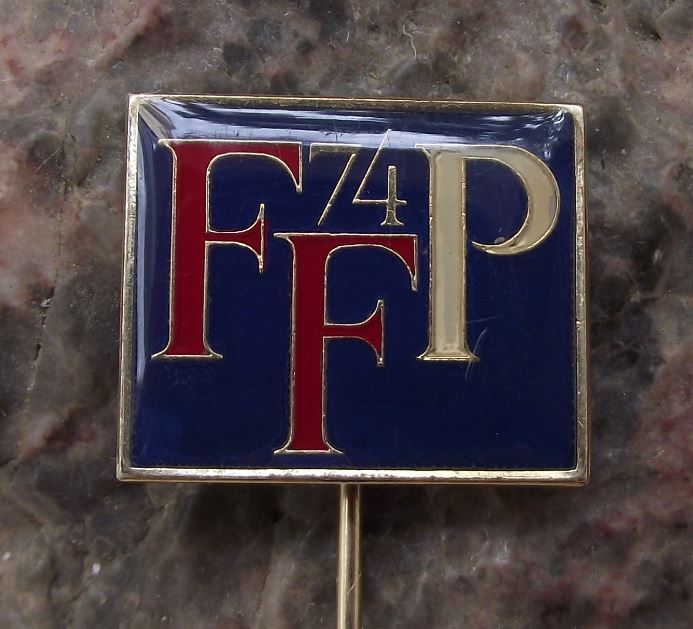 1974 FFP Czech Filmovy Exhibition 25th Communist Workers Film Festival Pin Badge - Badgecrazy