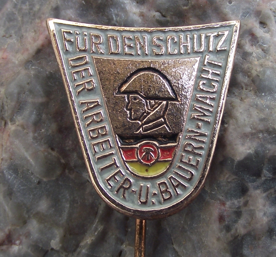 Fur Den Schutz Military Exercises Farmers and Workers East Germany DDR Pin Badge - Badgecrazy