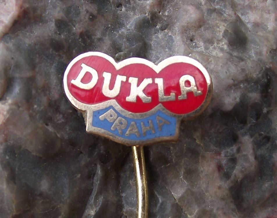 Antique Dukla Prague Praha FC Army Football Soccer Club Czechoslovakia Pin Badge - Badgecrazy