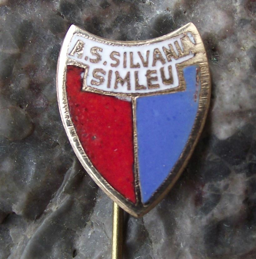 Vintage FC Silvania Simleu Romania Soccer Football Club Crest Shield Pin Badge - Badgecrazy