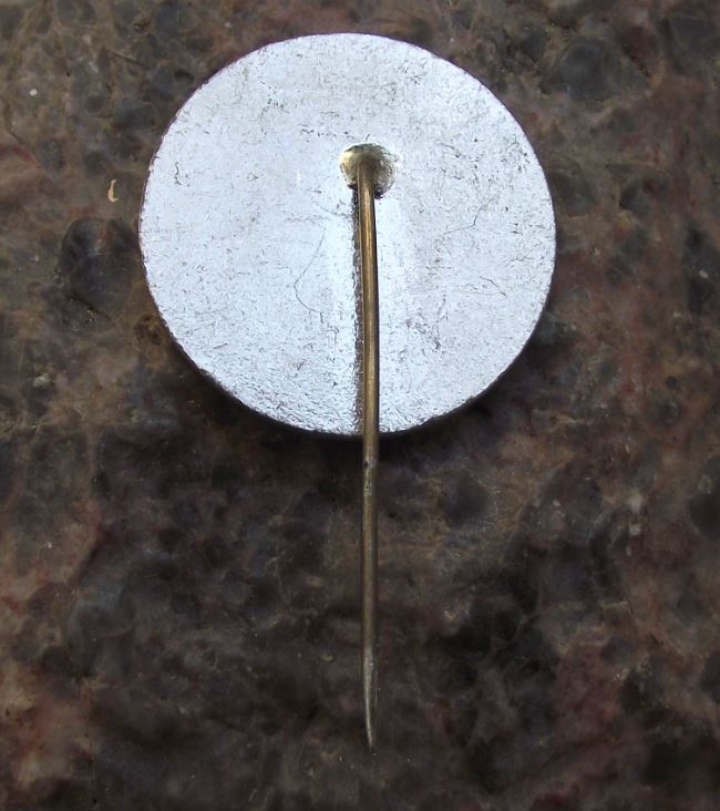 1982 MFF Karlovy Vary Karlsbad International Film Festival Awards Pin Badge - Badgecrazy
